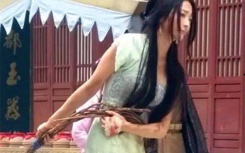 龙套男演员吃瓜,揭秘娱乐圈幕后真相