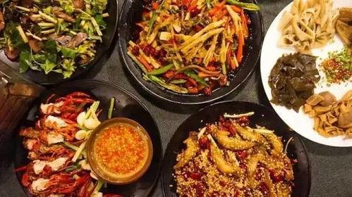 吃夜宵徒手劈瓜图片,徒手劈瓜的豪迈瞬间